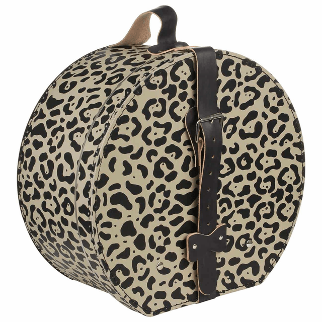 A HAT TRAVEL BOX