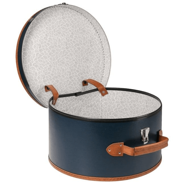 A HAT TRAVEL BOX